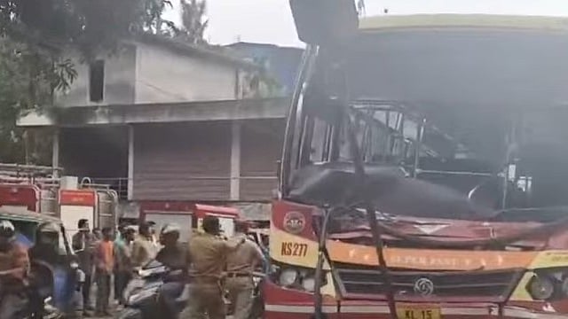 കോട്ടയത്ത് ആറ് വാഹനങ്ങള് കൂട്ടിയിടിച്ചു; 35 പേര്ക്ക് പരിക്ക്, ഒരു യുവതിയുടെ നില ഗുരുതരം
