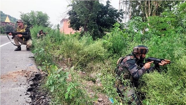 രജൗരിയില്‍ നുഴഞ്ഞുകയറ്റ ശ്രമം തകര്‍ത്ത് സൈന്യം; രണ്ടു ഭീകരരെ വധിച്ചു