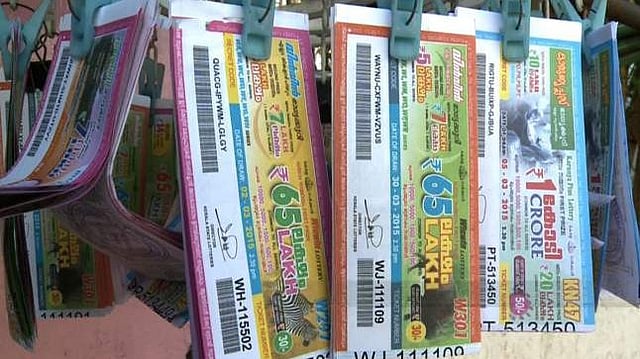 വ്യാജ ലോട്ടറി ടിക്കറ്റ് കേസ്: ഒറിജിനല് പോലെ തോന്നും, തെളിവെടുപ്പില് അമ്പരന്ന് പൊലീസ്, ഉപകരണങ്ങള് പിടിച്ചെടുത്തു