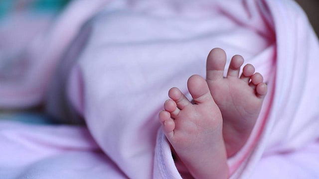 മലപ്പുറത്ത് പിഞ്ചുകുഞ്ഞ് ബക്കറ്റിലെ വെള്ളത്തില്‍ മുങ്ങി മരിച്ചനിലയില്‍ 