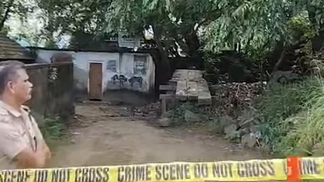 young man found dead at middle of the road in Elamakara