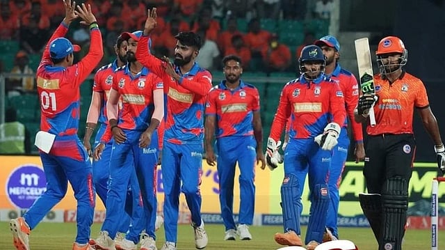 സെഞ്ച്വറിയുമായി പട നയിച്ച് സച്ചിന് ബേബി; പ്രഥമ കേരള ക്രിക്കറ്റ് ലീഗ് കിരീടം ഏരീസ് കൊല്ലം സെയ്ലേഴ്സിന്