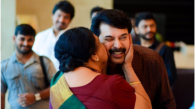 'പ്രിയപ്പെട്ട പൊന്നമ്മ ചേച്ചിക്ക്...'; ഓർമ്മച്ചിത്രം പങ്കുവച്ച് മമ്മൂട്ടി