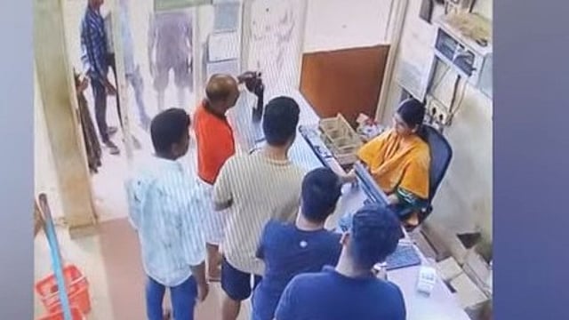 ബെവ്കോയില് നിന്ന് പട്ടാപ്പകല് കുപ്പിയെടുത്തോടി പൊലീസുകാരന്; പിടികൂടി ജീവനക്കാര്; അറസ്റ്റില്