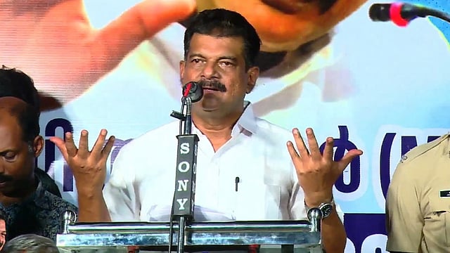 കേരളം സ്‌ഫോടനാത്മകമായ നിലയില്‍, മുഖ്യമന്ത്രി തന്നെ കള്ളനാക്കി: പി വി അന്‍വര്‍