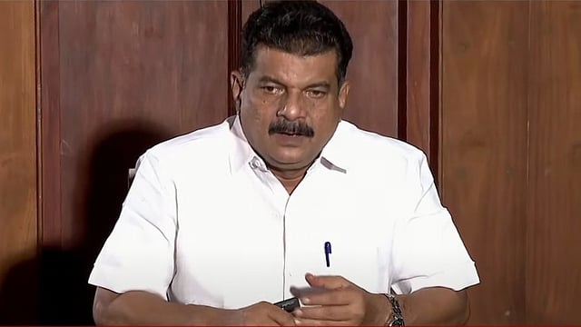 ടെലിഫോണ്‍ ചോര്‍ത്തല്‍: പി വി അന്‍വറിനെതിരെ കേസ്, നടപടി ഹൈക്കോടതി ഉത്തരവിനെത്തുടര്‍ന്ന്