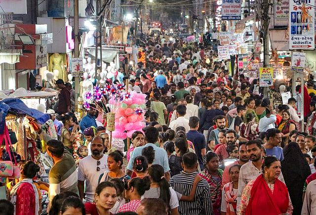 ഉത്തരേന്ത്യക്കാര്ക്ക് ദീപാവലി അഞ്ചു ദിവസം നീണ്ടു നില്ക്കുന്ന ആഘോഷമാണ്