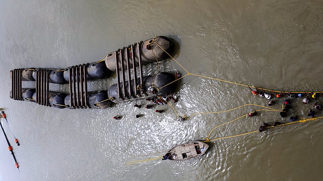 floating bridge