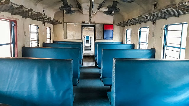 railway employee stealing passengers' belongings held