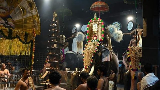 ആന എഴുന്നള്ളിപ്പ്