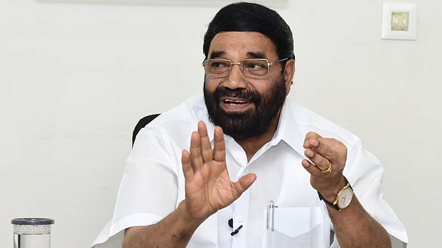 സ്വര്‍ണപ്പാളി തട്ടിപ്പ്: എല്ലാ വിഷയങ്ങളും അന്വേഷിക്കണം, പ്രതി ആരായാലും നടപടി ഉറപ്പെന്ന് ദേവസ്വം മന്ത്രി