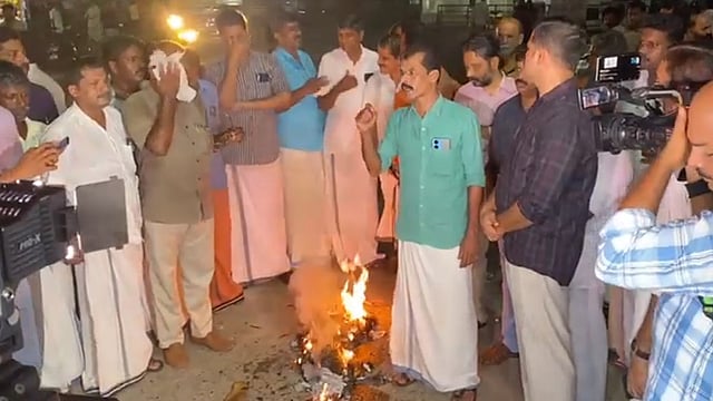 Congress workers burnt MK Raghavan's effigy