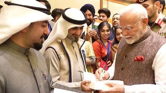 മോദിക്ക് കുവൈത്തില് ഉജ്ജ്വല സ്വീകരണം