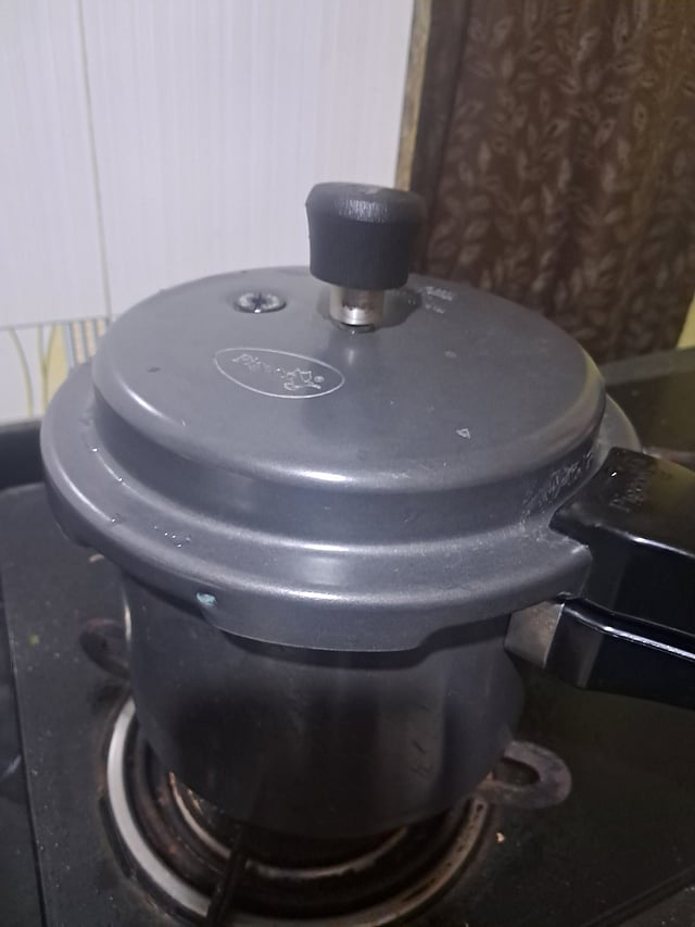 pressure cooker