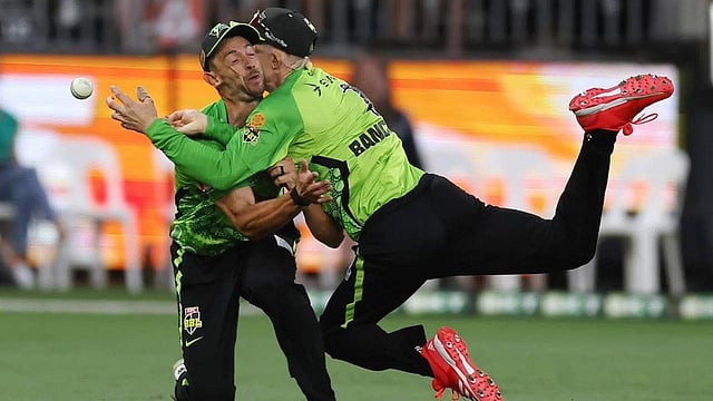 Cameron Bancroft & Daniel Sams Collide