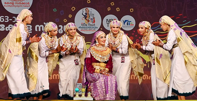 സെന്ട്രല് സ്റ്റേഡിയത്തിലെ വേദിയില് നടന്ന ഹൈസ്കൂള് വിഭാഗം ഒപ്പന മത്സരത്തില് നിന്ന്