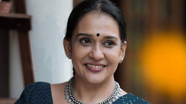 'മകന്‍ ട്രാന്‍സ്‌ജെന്‍ഡര്‍ യുവതിയ്ക്ക് അശ്ലീല ചിത്രം അയച്ച കേസ് എന്തായി?'; കമന്റിന് മറുപടി നല്‍കി മാല പാര്‍വതി