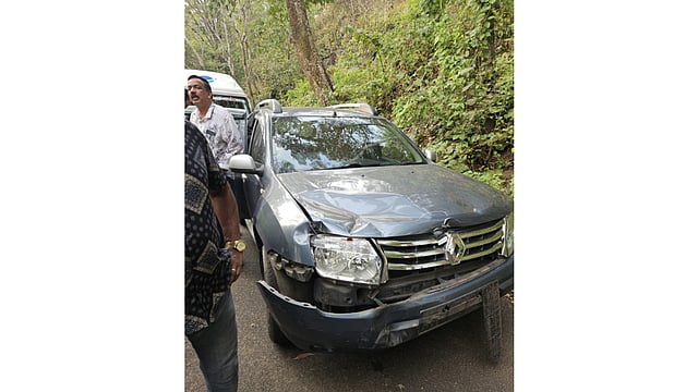 Another Kabali attack, front of car destroyed; passengers miraculously escaped