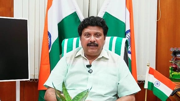 കെഎസ്ആര്ടിസി സേവനങ്ങളില് ഭക്തര് 'ഹാപ്പി'; മകരവിളക്കിന് 900 ബസ്സുകള് സജ്ജം: മന്ത്രി ഗണേഷ് കുമാര്
