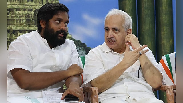 ആനന്ദകുമാറിനൊപ്പം അനന്തു കൃഷ്ണന്