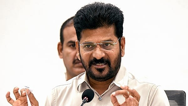 'സാമാന്യബോധമില്ല', മാധ്യമ പ്രവര്ത്തകരുടെ മുഖത്തടിക്കാന് തോന്നാറുണ്ടെന്ന് രേവന്ത് റെഡ്ഡി, വിവാദം