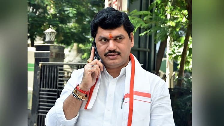 മഹാരാഷ്ട്ര സര്‍പഞ്ച് വധക്കേസ്: മന്ത്രി ധനഞ്ജയ് മുണ്ടെ രാജിവെച്ചു