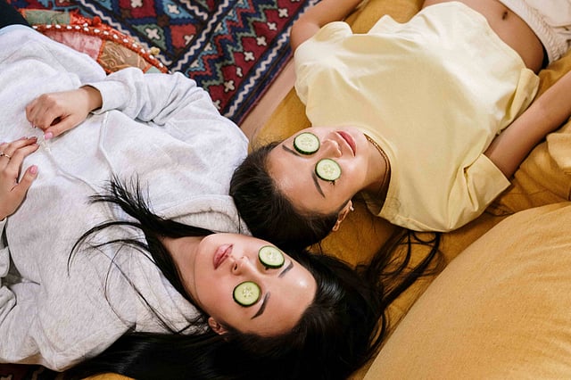 cucumber reduces dark circle under eyes