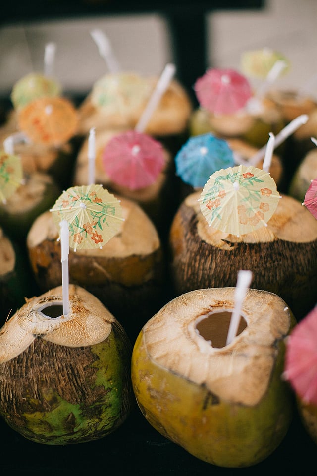 7 benefits of drinking coconut water every day