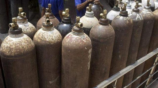 oxygen cylinder explosion; nurse injured