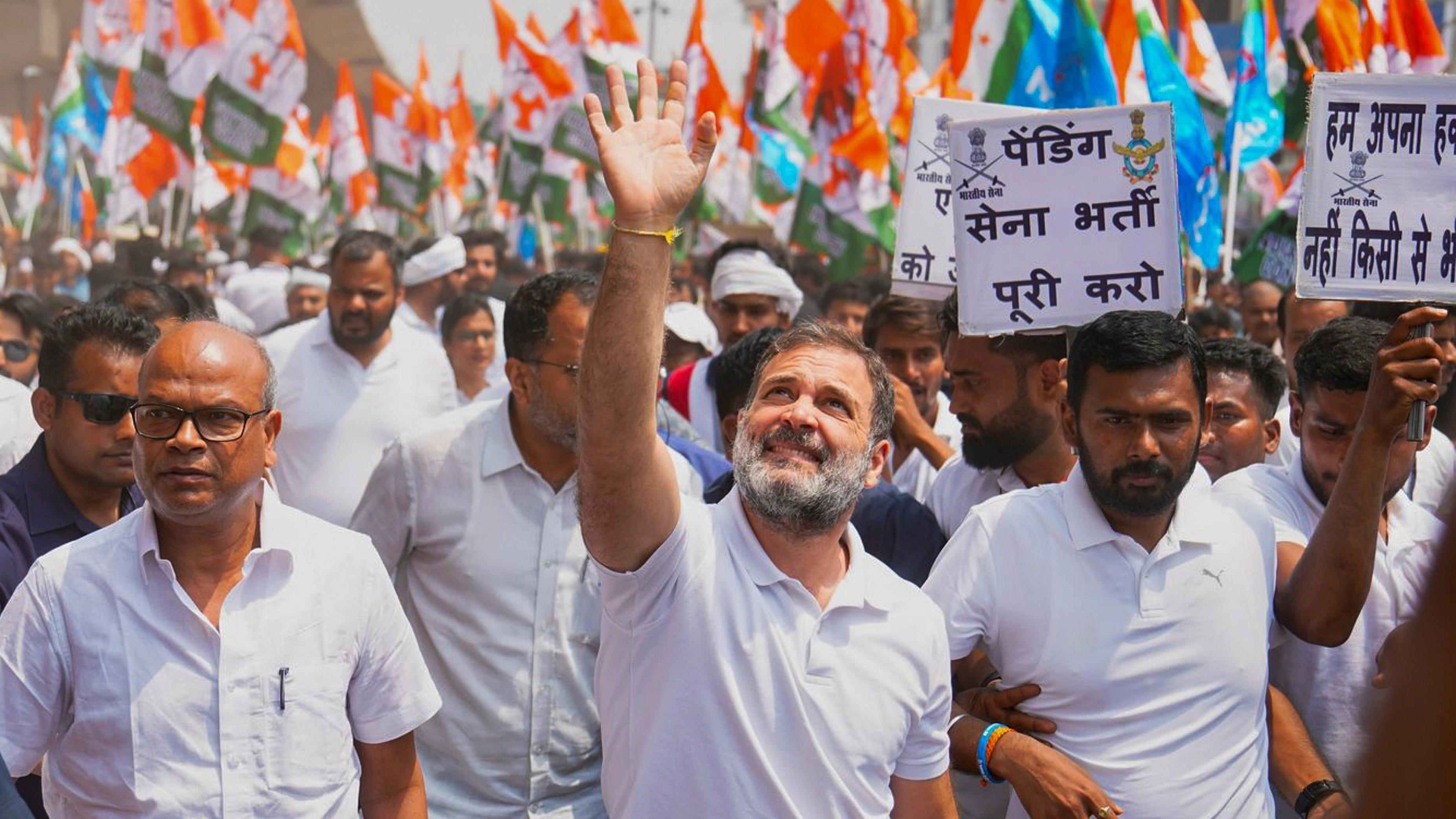Rahul Gandhi in 'Palayan' yatra| 'പലായന്‍ യാത്ര'യില്‍ ആവേശമായി രാഹുല്‍ ഗാന്ധി