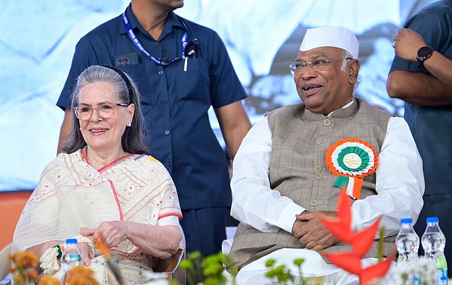 താഴെത്തട്ടില് പാര്ട്ടിയെ ശക്തിപ്പെടുത്തുന്നതിന്റെ ഭാഗമായി കരുത്താകുന്ന തീരുമാനങ്ങള് സമ്മേളനത്തിലുണ്ടാവുമെന്ന് നേതാക്കള്.