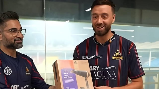 Pakistan Super League awards hair dryer to James Vince