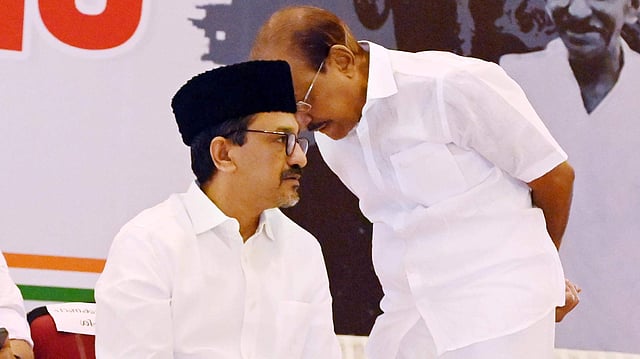 സയ്യിദ് സാദിഖ് അലി ശിഹാബ് തങ്ങള്, പി.കെ. കുഞ്ഞാലിക്കുട്ടി