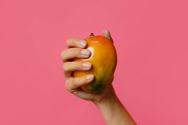 how to spot artificially ripened mangoes