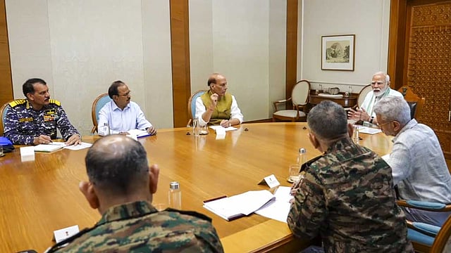 ഇന്ത്യ, പാകിസ്ഥാന് വെടിനിര്ത്തല് കരാറിന് പിന്നാലെ പ്രധാനമന്ത്രി നരേന്ദ്ര മോദിയുടെ നേതൃത്വത്തില് ഞായറാഴ്ച ചേര്ന്ന ഉന്നതതലയോഗം.