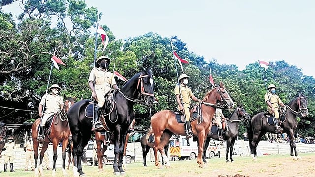 കേരള പൊലീസിന് ഇനി സൈന്യത്തിന്റെ 'കുതിര ശക്തി'! 
