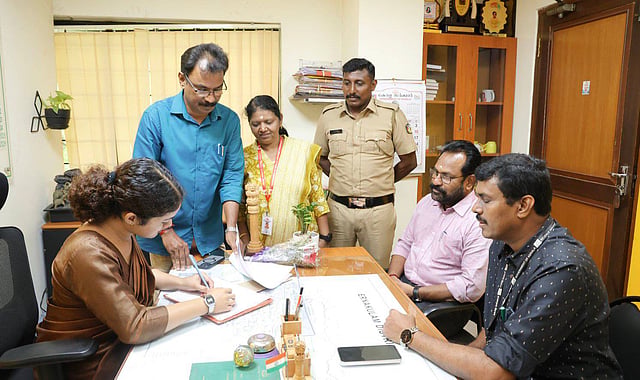 പാർവതി അസിസ്റ്റന്റ് കലക്ടറായി ചുമതലയേൽക്കുന്നു