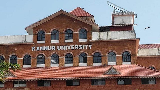 കണ്ണൂർ സർവ്വകലാശാലയിൽ രാഷ്‌ട്രീയക്കളി; രജിസ്ട്രാറെ സിൻഡിക്കേറ്റ് പുറത്താക്കി