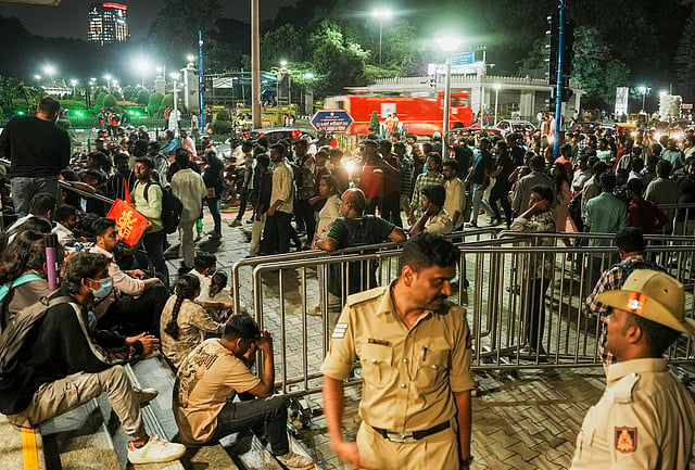 ഐപില് ട്വന്റി20 ക്രിക്കറ്റില് റോയല് ചാലഞ്ചേഴ്സിന്റെ ആദ്യ കിരീടണമാണ്.