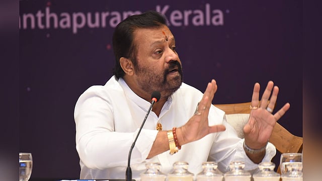 തൃശൂരിലും വോട്ടര് പട്ടികയില് തിരിമറി; സുരേഷ് ഗോപിയുടെ വീട്ടില് 11 വോട്ടുകള്; വരണാധികാരിയുടെ പ്രസ്താവന പച്ചക്കള്ളമെന്ന് കോണ്ഗ്രസ്