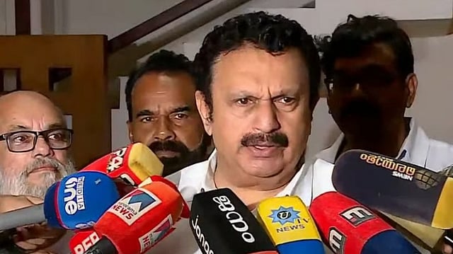 'ഈ പോക്കാണ് പോകുന്നതെങ്കില് അടുത്ത തവണ ഇടതുപക്ഷം ഉണ്ടാകുമോ എന്ന് നോക്കിയാല് മതി'; എ കെ ബാലന് മറുപടിയുമായി മന്ത്രി കെ മുരളീധരന്