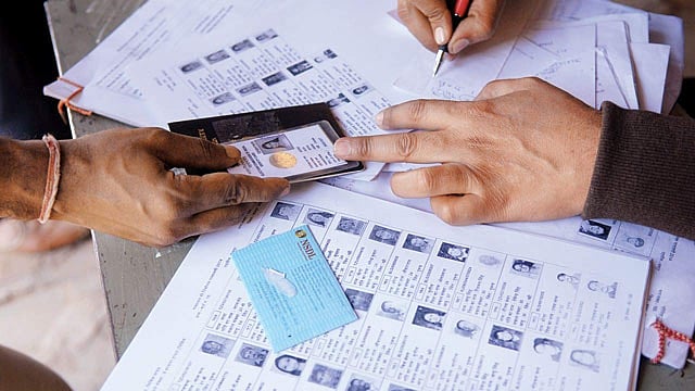 എസ്ഐആറുമായി തെരഞ്ഞെടുപ്പ് കമ്മീഷന്; ബൂത്ത് ലെവല് ഓഫീസര്മാര്ക്കുള്ള പരിശീലന പരിപാടി ഇന്നാരംഭിക്കും