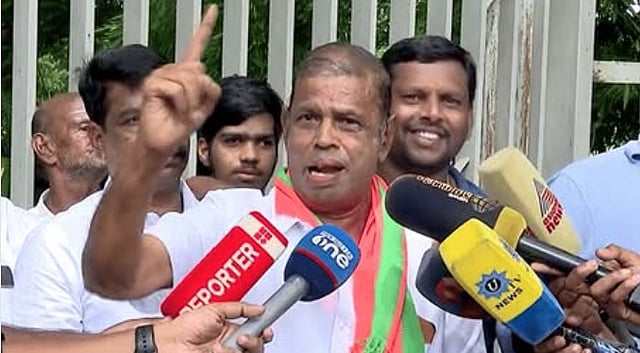 Saffron flag should be made the national flag; Case filed against BJP leader