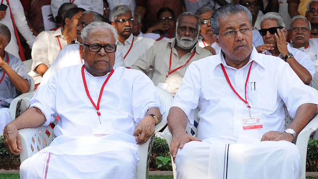 വിഎസിനെ ആശുപത്രിയില്‍ സന്ദര്‍ശിച്ച് മുഖ്യമന്ത്രി; ആരോഗ്യനില തൃപ്തികരമെന്ന് മെഡിക്കല്‍ ബുള്ളറ്റിന്‍