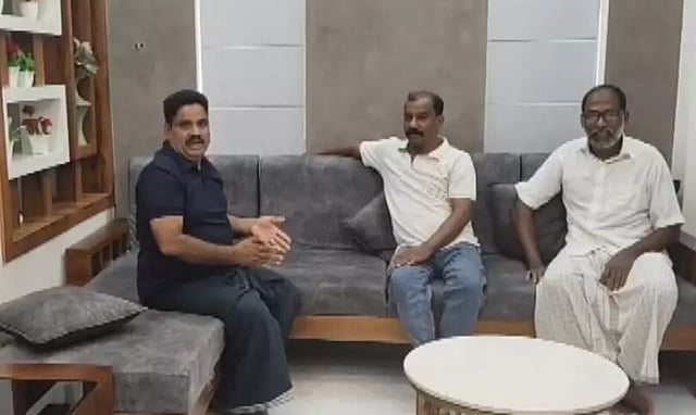 പന്തയത്തില് തോറ്റു; സിപിഐ ബ്രാഞ്ച് സെക്രട്ടറി മുസ്ലീം ലീഗുകാരനായി; 'സ്വരാജിന്റെ ചതി'