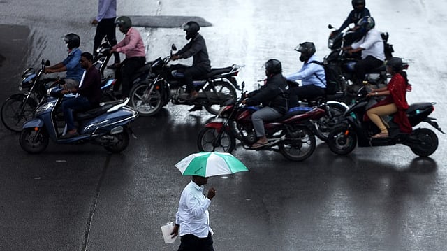 അടുത്ത വര്ഷം പുറത്തിറക്കുന്ന ഇരുചക്രവാഹനങ്ങളില് ആന്റി ലോക്ക് ബ്രേക്കിങ് സിസ്റ്റം നിര്ബന്ധം, നിര്ദേശവുമായി കേന്ദ്രം