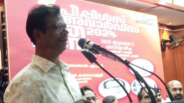 'ഒരുപാട് പുസ്തകങ്ങൾ വായിക്കും, കഥാപാത്രങ്ങളെ മോഷ്ടിച്ച് അഭിനയിക്കും'; ഇന്ദ്രൻസ് (വിഡിയോ)