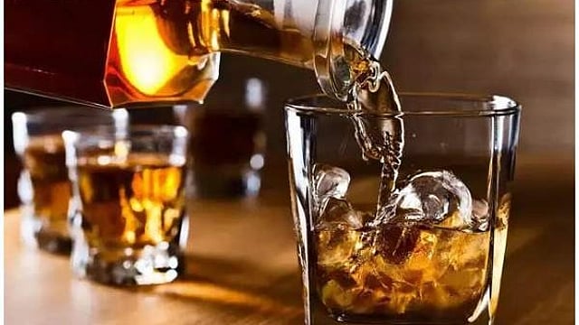 ക്വാറിയിൽ നിന്ന് ബ്രാൻഡിയിലേക്ക്! മലബാർ സിമന്റ്സിൽ നിന്ന് മദ്യ പ്ലാന്റിലേക്ക് വെള്ളം