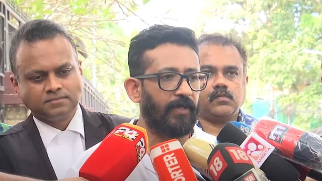 'പുറത്ത് പറയാൻ പറ്റാത്ത കാര്യങ്ങളാണ് സെൻസർ ബോർഡ് പറഞ്ഞത്; മെറിറ്റിൽ സംസാരിക്കാനാണെങ്കിൽ ഒരുപാട് പറയാനുണ്ട്' 