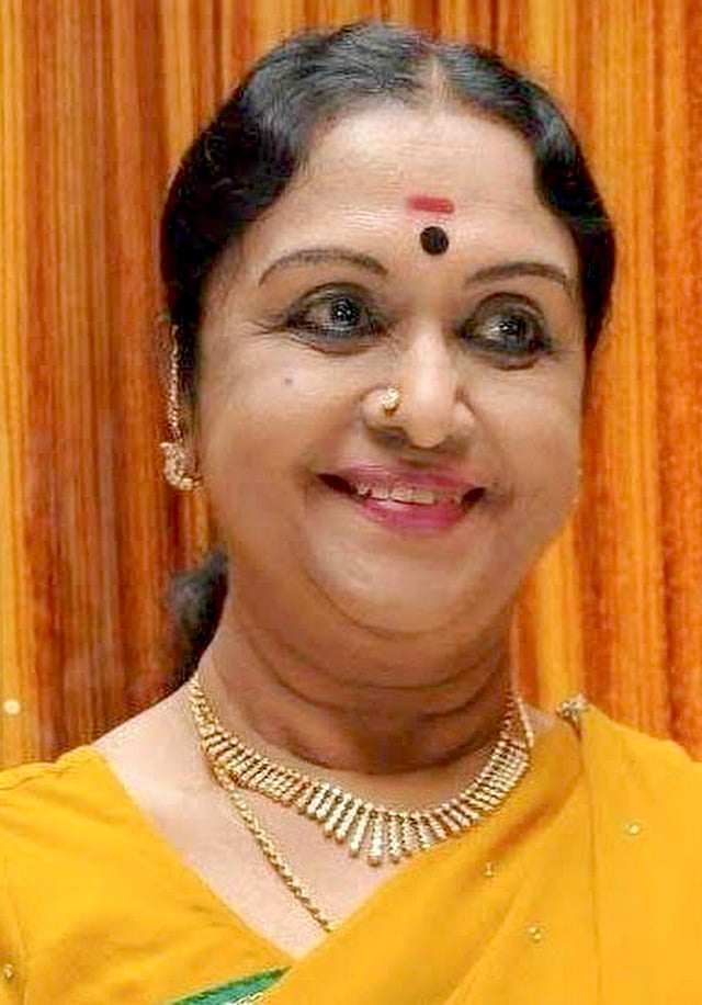 1955ല് പുറത്തിറങ്ങിയ മഹാകവി കാളിദാസ ആയിരുന്നു ആദ്യ സിനിമ
